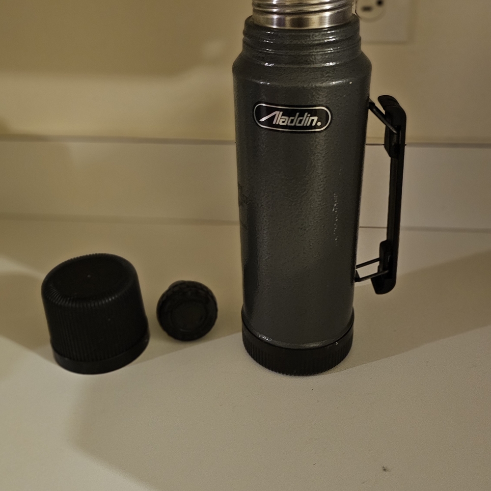 Aladdin Gray Thermos with Handle